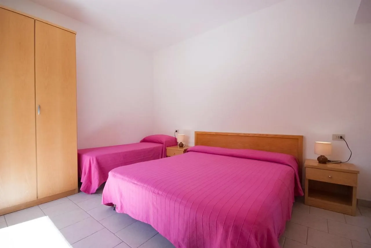 Aparthotel Appartamenti Gli Olmi Marina di Campo Italy