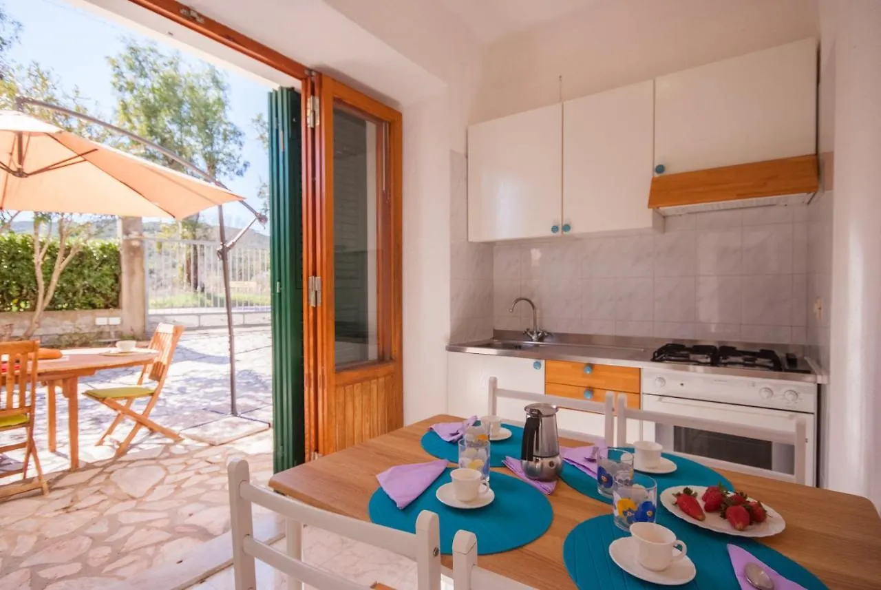Aparthotel Appartamenti Gli Olmi Marina di Campo Italy